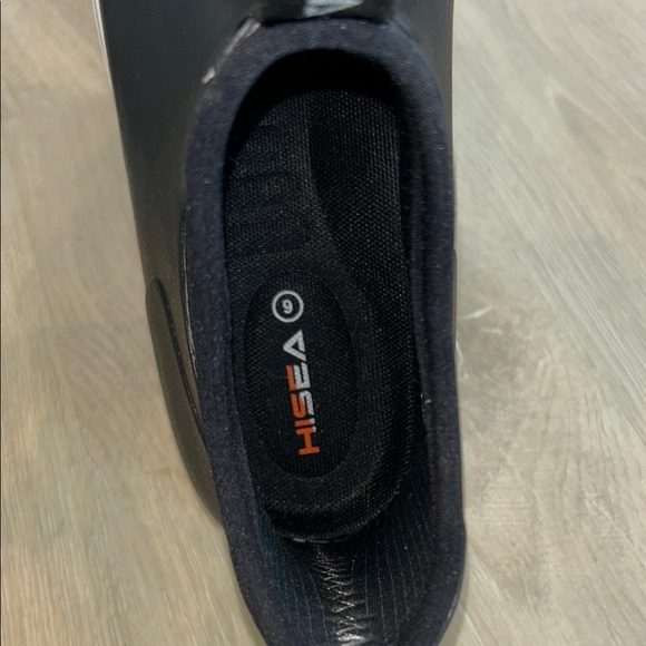 HISEA Black Slip-On Rain Fishing Boots - Picture 2 of 5